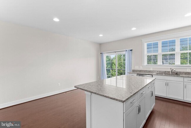 Building Photo - 207 Miles Hawk Terrace