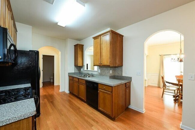 Building Photo - 981 Brownstone Ln SW