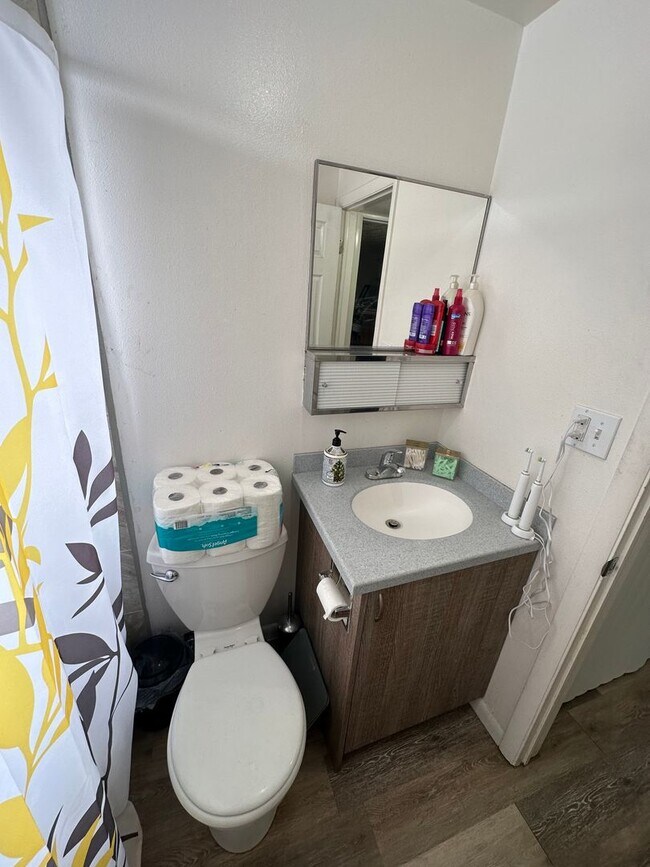 Building Photo - 1B/1B Pet Friendly Apartment South of BYU