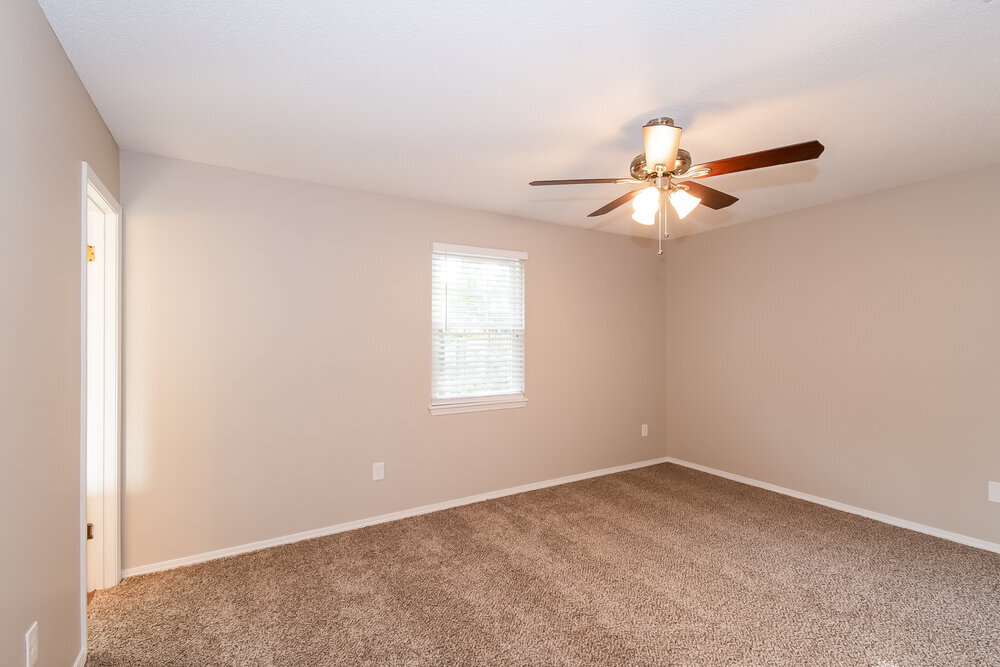 Building Photo - 10757 Spurs Ct