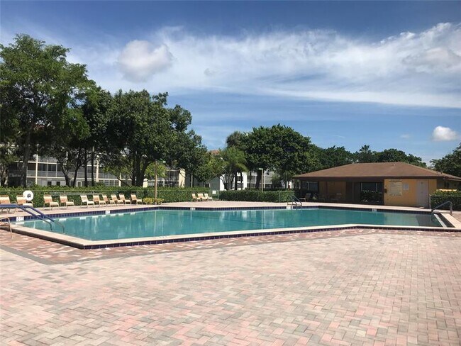 Building Photo - 1401 SW 135th Terrace