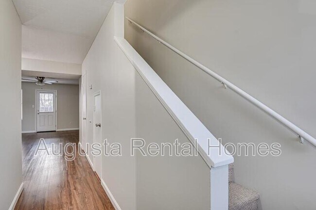 Building Photo - 169-A Petersburg Circle
