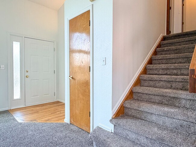 Building Photo - Single-Family Home in Littleton!