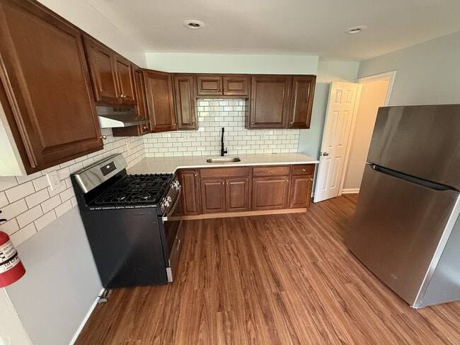 Building Photo - 302 Horace Ave