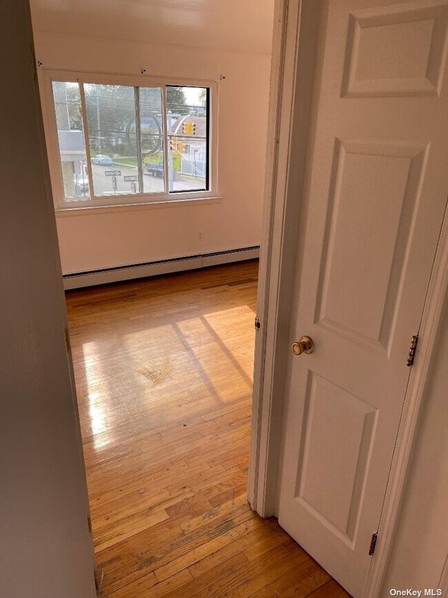 Building Photo - 185 Lamberts Ln