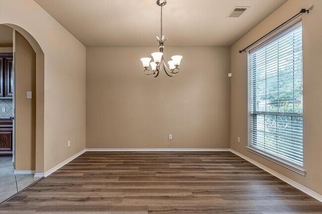 Building Photo - 4531 Long Creek Dr