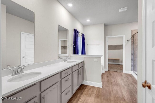 Building Photo - | 3,100+ Sq Ft • Gourmet Kitchen • Covered Patio • Ocean Springs Schools