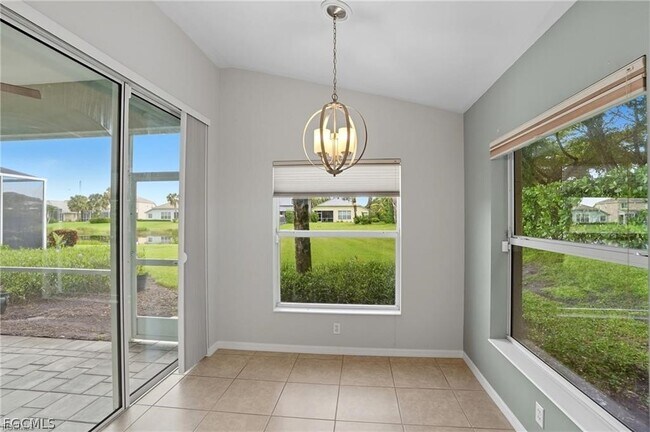 Building Photo - 2427 Woodbourne Pl