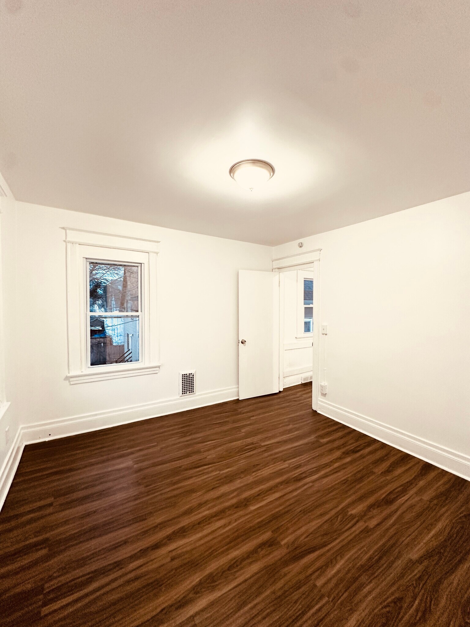 Building Photo - 96-98 Durnan St