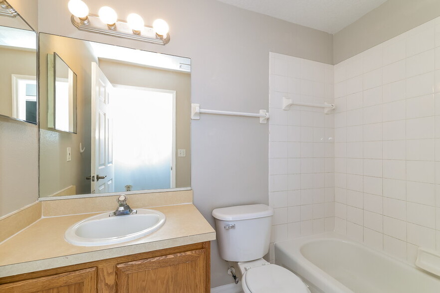 Building Photo - 5 Bay Ridge Loop