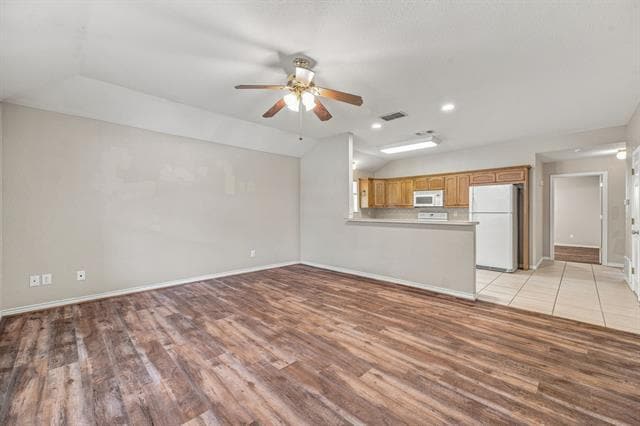 Building Photo - 231 Bluebonnet St