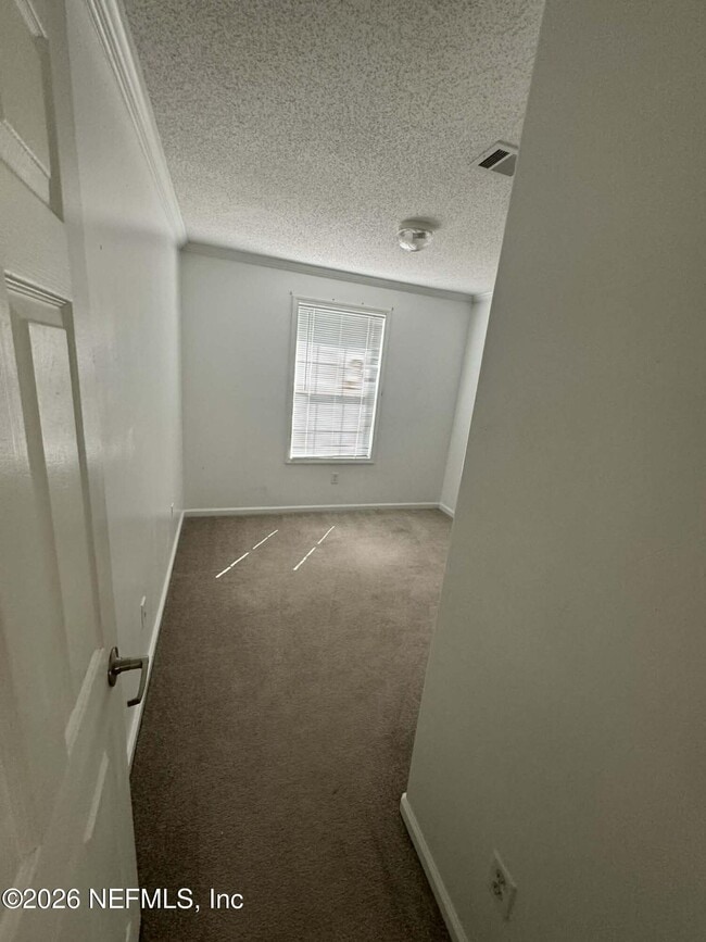 Building Photo - 176 Basin Dr