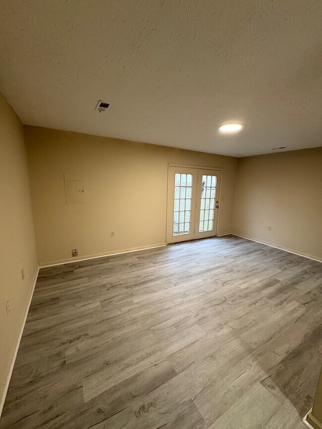 Building Photo - 56 Waterson Ln