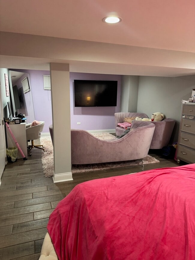 Building Photo - 1216 W 95th Pl