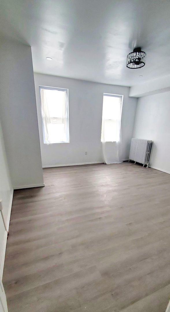 Building Photo - 606 N 64th St