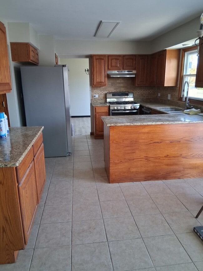 Building Photo - 1210 Diane Ln