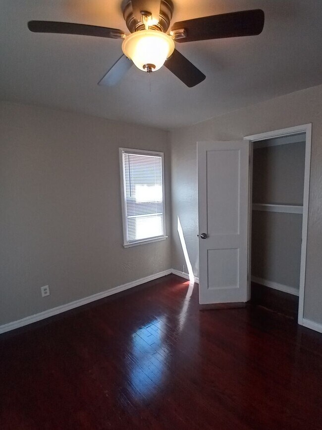 Building Photo - 1817 Breckenridge Dr