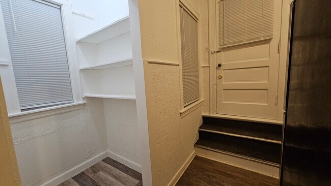 Building Photo - 5507 N Campbell Ave