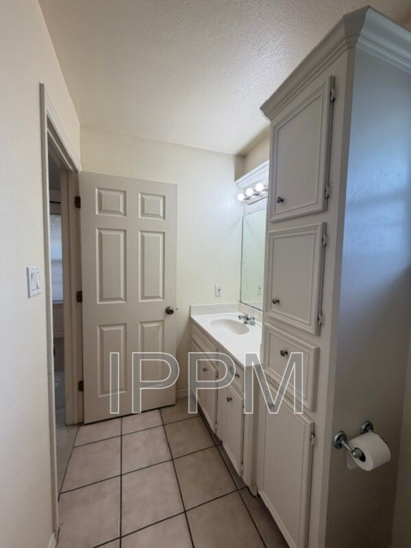 Building Photo - 3240 McAllen Rd