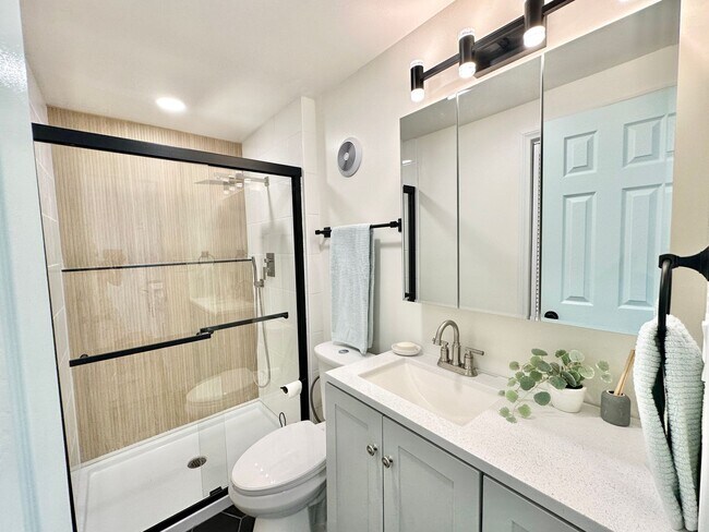 Building Photo - Lovely, Newly Renovated, & Fully-Detached Guest Home Unit on Gated and Private Country Property o...