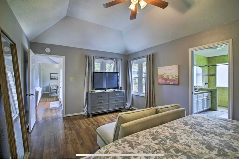 Building Photo - 116 E Evergreen St