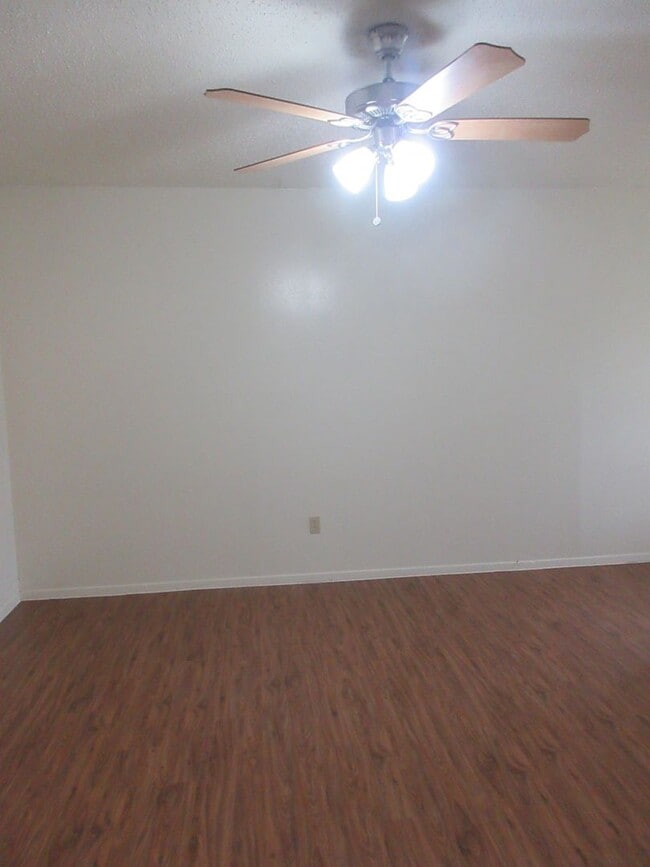 Building Photo - 6910 Millrace Dr