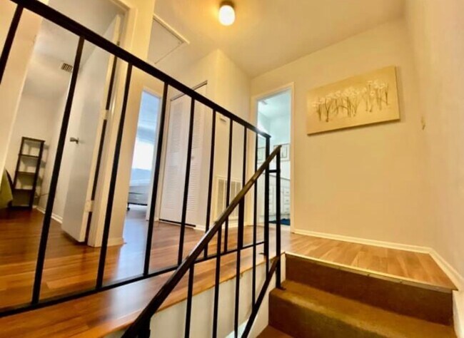 Building Photo - 3334 Ottawa Cir