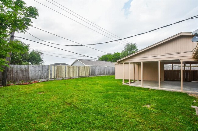 Building Photo - 7714 Eichler Dr