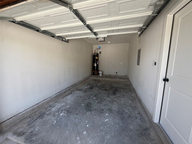 Building Photo - 9508 Quaker Ct