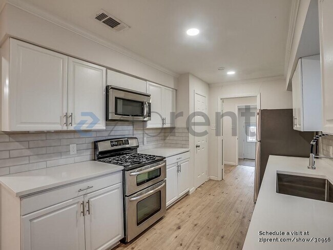 Building Photo - 8826 Bruton Rd