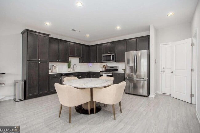 Building Photo - 1961 James Red Moore Blvd