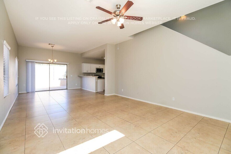 Building Photo - 2578 E Bellerive Dr