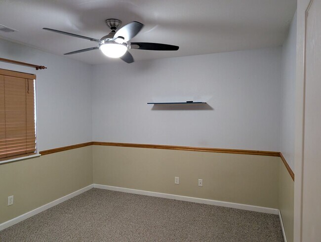 Building Photo - Nice and modern home with upgraded amenities, a wonderful floor plan, master suite, nice backyard...