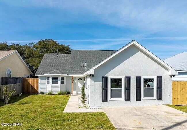 Primary Photo - 104 Oleander Cir