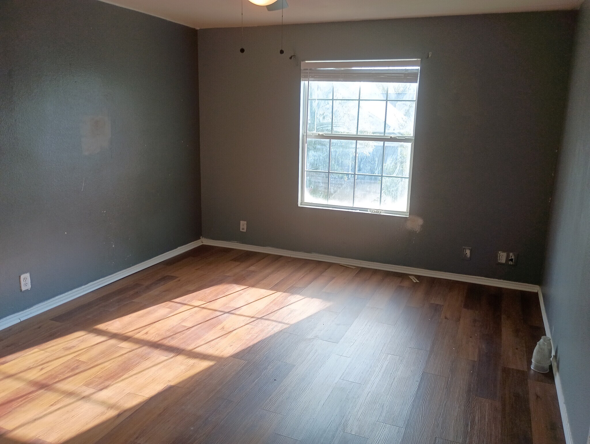Building Photo - Room in House on Mallow Grove