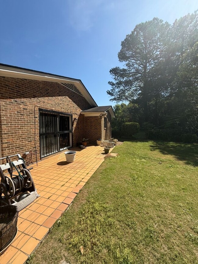 Building Photo - ** 2 Bed 2 Bath located by Trenholm State ** Call 334-366-9198 to schedule a self tour