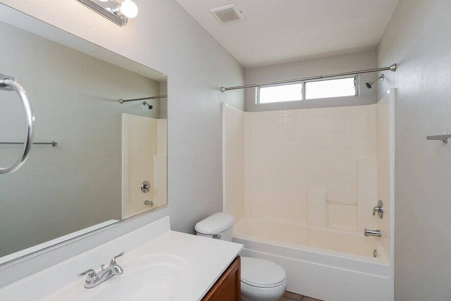 Building Photo - 2436 E Olivine Rd