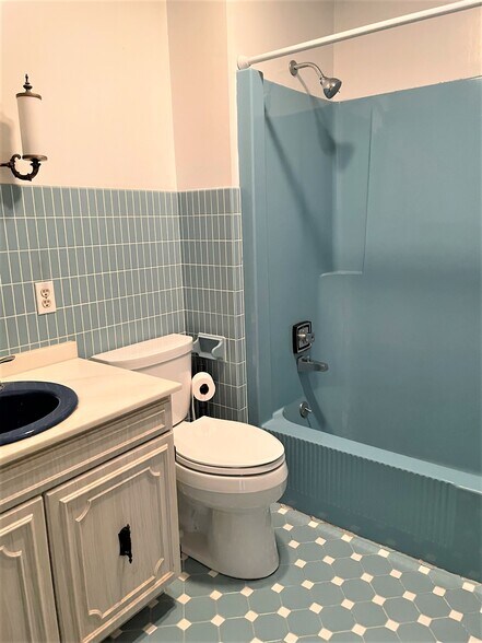 Building Photo - 6466 Timberlake Ter
