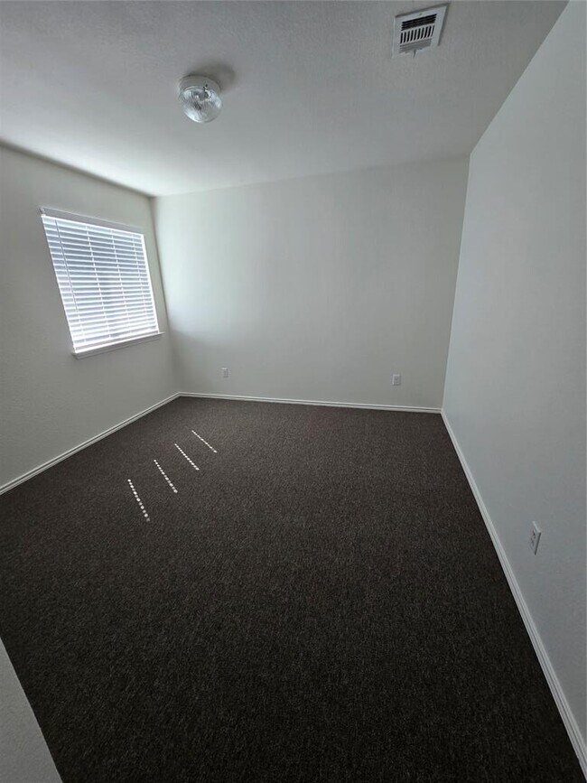 Building Photo - 11909 Big Sky Dr