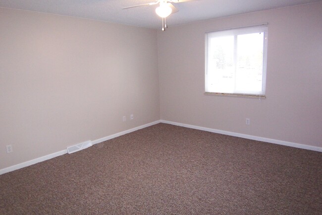 bedroom 2nd floor - 4720 Baylor Ct