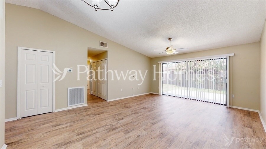 Building Photo - 3239 Curry Woods Cir