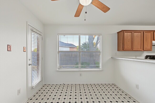 Building Photo - Single Family 3 Bedroom for Rent