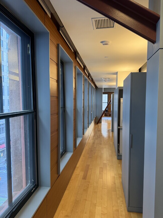 Building Photo - Penthouse Unit with amazing light at The H...