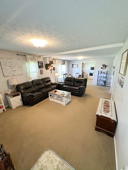 Building Photo - 565 S 43rd St