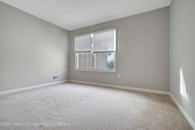 Building Photo - 44 Smock Ct