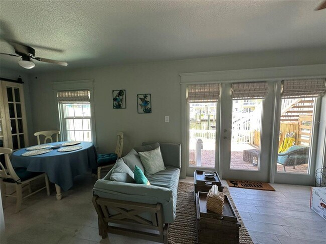 Building Photo - 5006 Starfish Dr SE