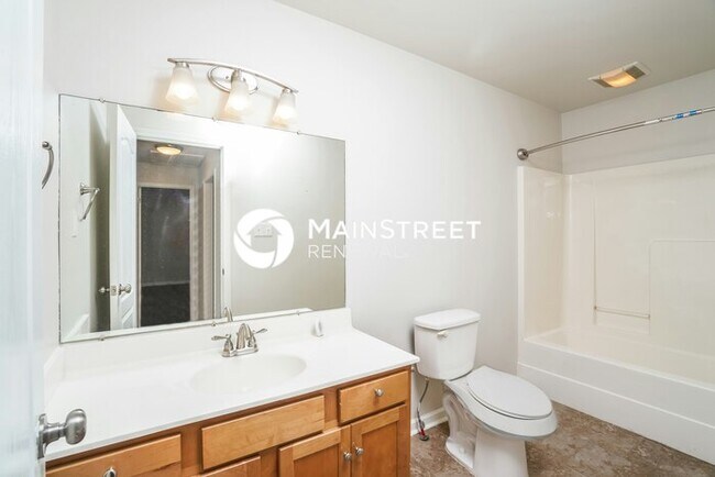 Building Photo - 3 Bedroom Pet-Friendly Home in Nicholasvil...