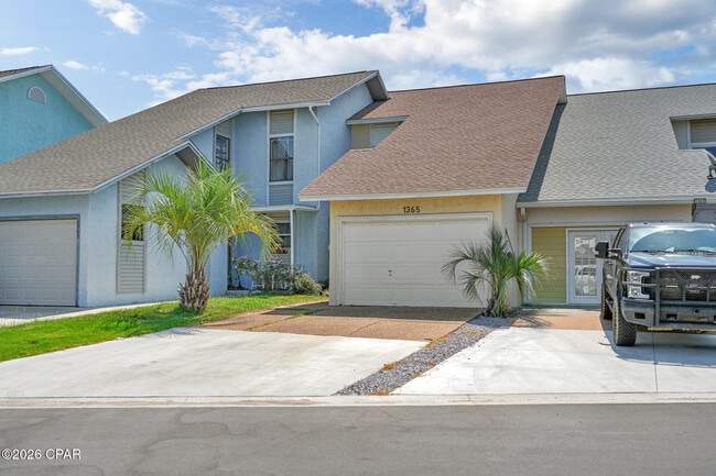 Building Photo - 1365 Capri Dr