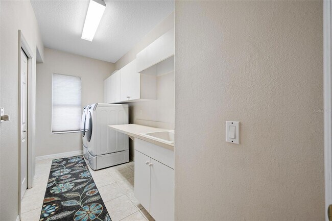Building Photo - 10675 Park Pl Dr