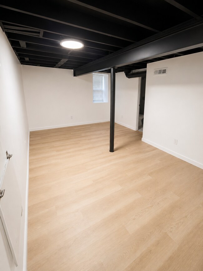 Building Photo - 5309 W 71st St